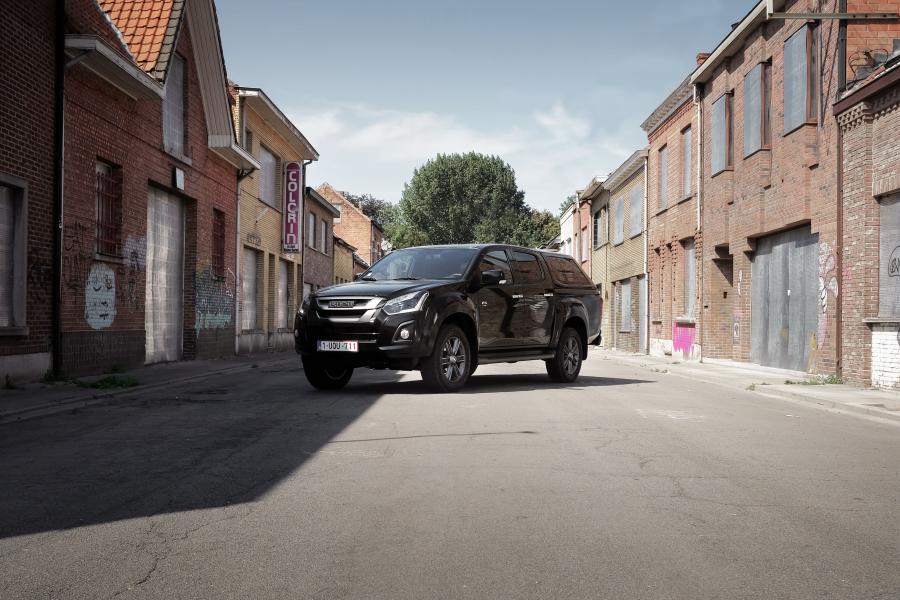  Isuzu D-Max LXS Life Double Cab 2017 года  (EU) (фото 14 из 20)